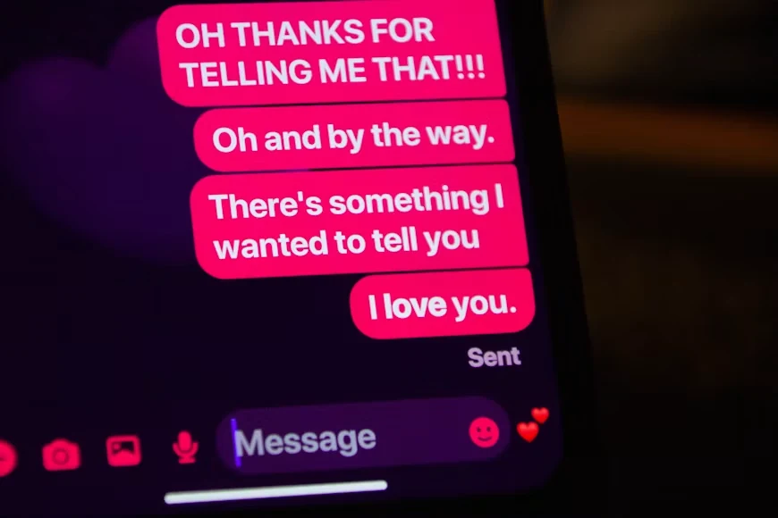 Text message love conversation